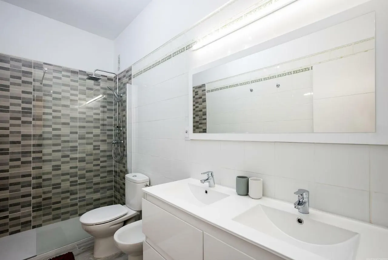 Spacious & Stylish Apartment Los Cristianos Los Cristianos