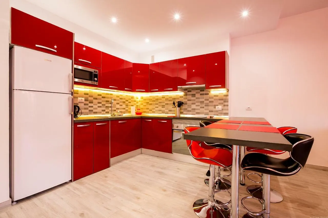 Spacious & Stylish Apartment Los Cristianos Los Cristianos  0*, Los Cristianos (Tenerife)